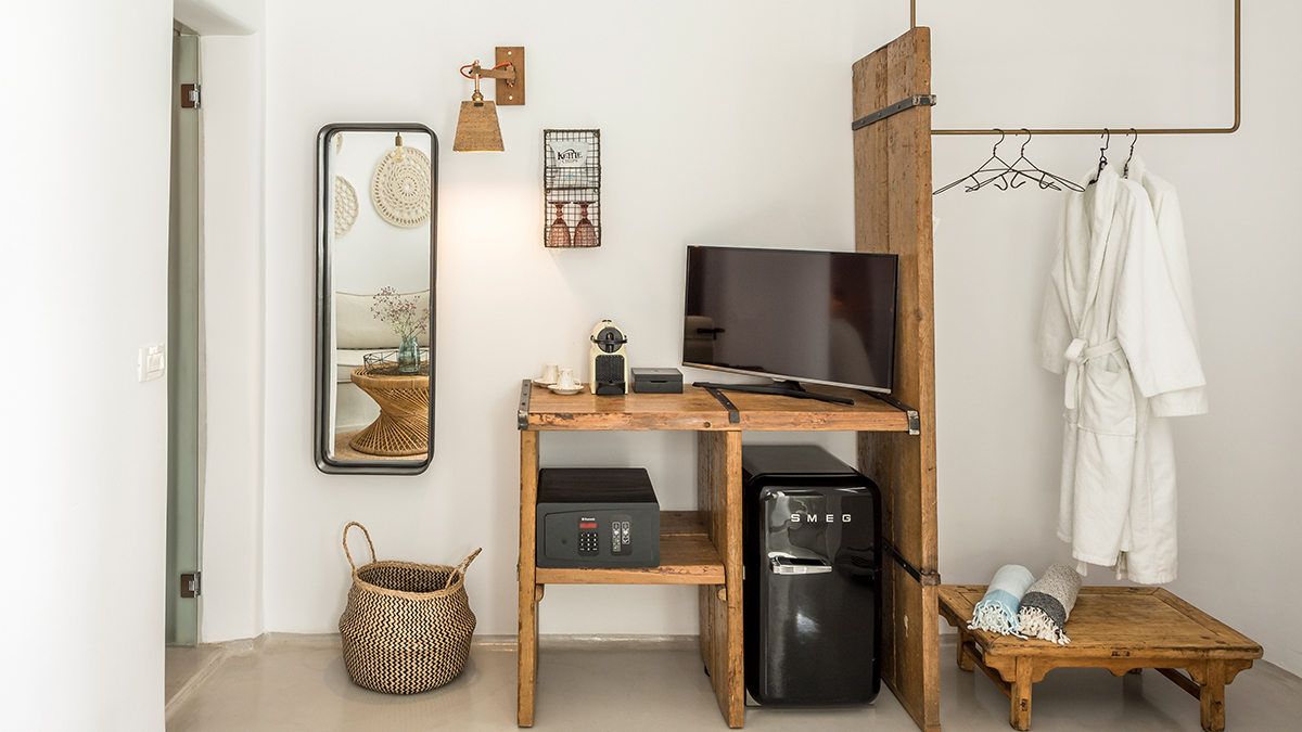 Honeymoon Suite with Outdoor Jacuzzi